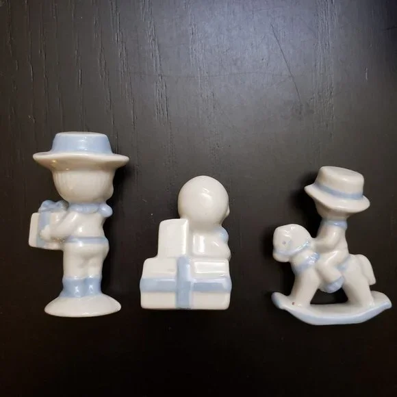 Porcelain child figures winter themed - Picture 3 of 12